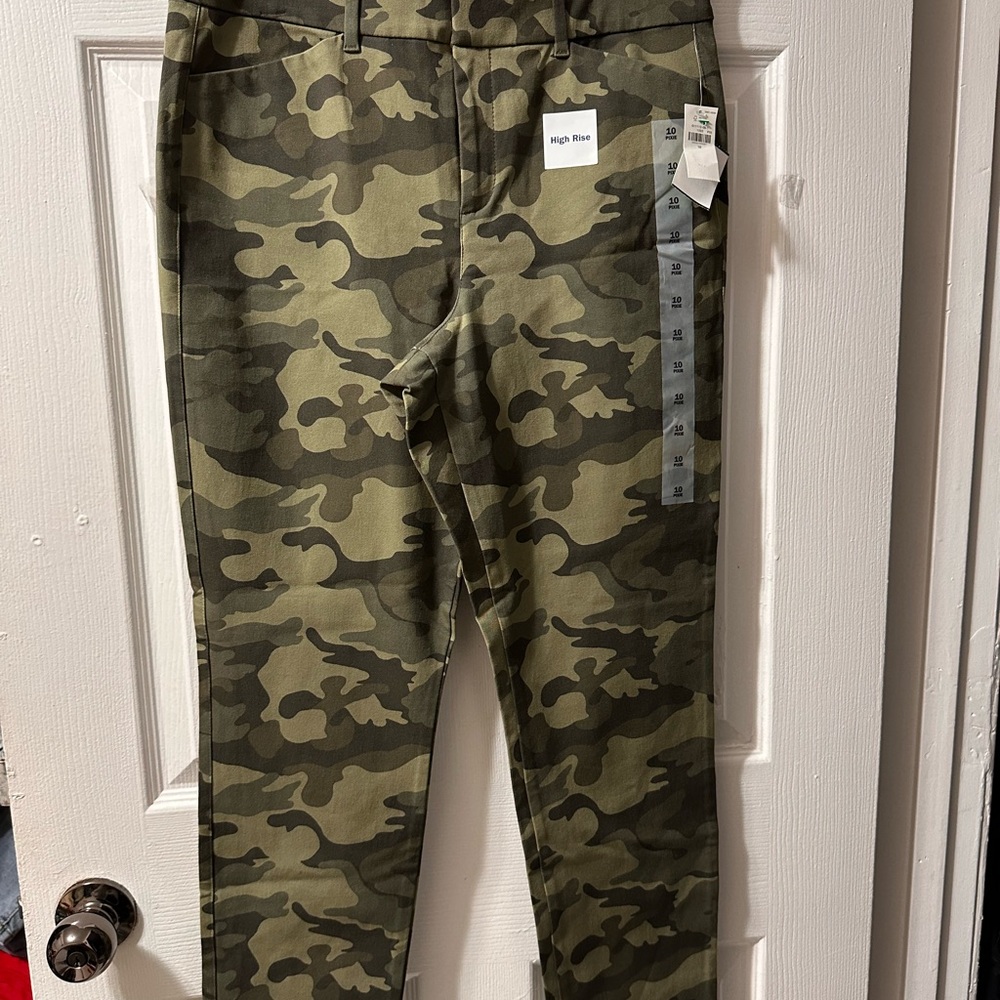 Old Navy Camouflage High-Rise Joggers